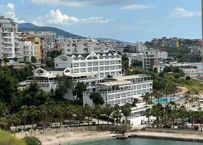 Апартаменты K&t Seaside Deluxe Twobedroom *
