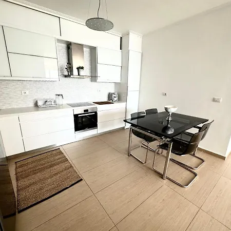 Apartment K&t Seaside Deluxe Twobedroom Sarandë
